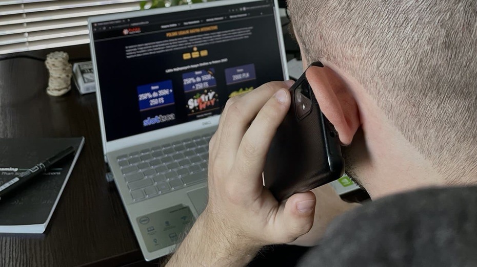 {113} Milan Rabszki: Umawia się na stworzenie projektu przez telefon.